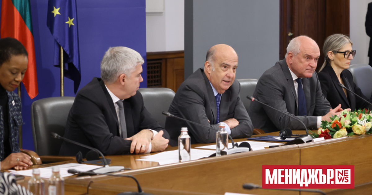 Кенет Мертен е подал оставка като посланик на САЩ в