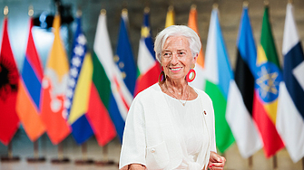 В някои части на света независимостта на централните банки е