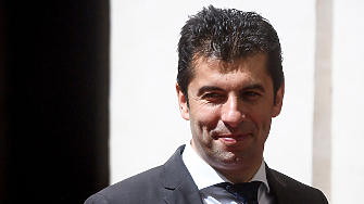 Съпредседателят на ПП ДБ Кирил Петков отива на съд Софийската градска