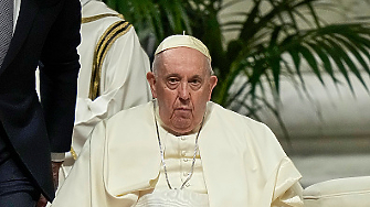 Пресслужбата на Светия престол съобщи за леко подобрение в състоянието