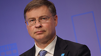 Еврокомисарят по икономиката Валдис Домбровскис определи като реалистична  целта на България