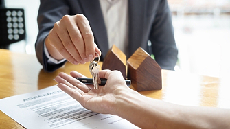 Продажбата на недвижим имот в България често е предизвикателство особено