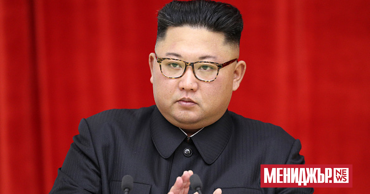 Лидерът на Северна Корея Ким Чен Ун, след тестовото изстрелване