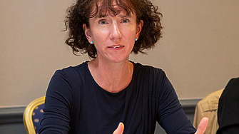 Британският министър на международното развитие  Аналийз Додс подаде оставка в изненадващ