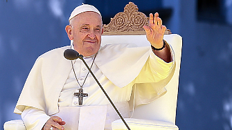 Животът на папа Франциск не е в опасност обяви медицинският