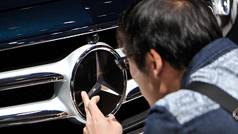 Mercedes-Benz тръгва към съкращения в опит за намаляване на разходите