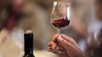 Големият американски производител на вино и спиртни напитки E