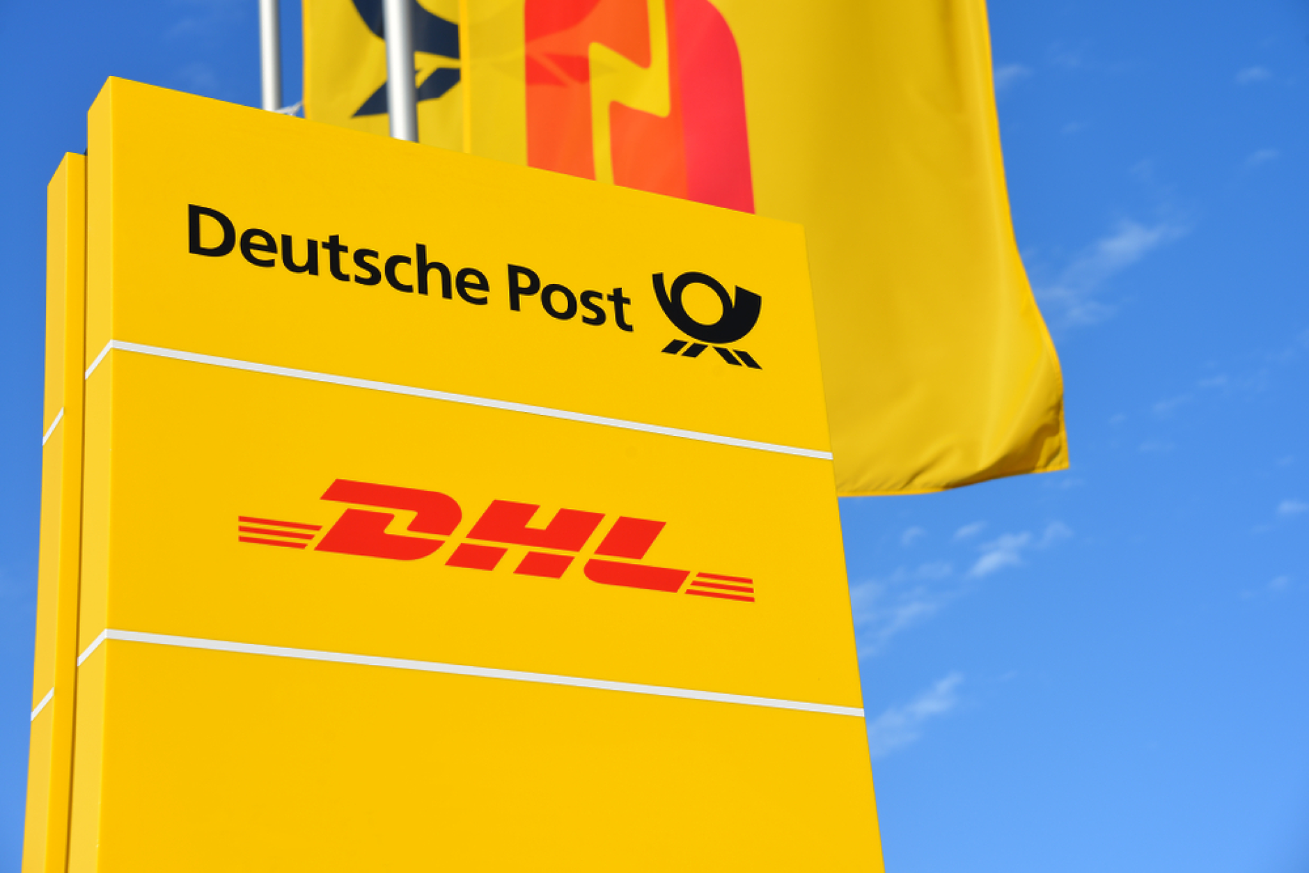 Италия конфискува $49 млн.  от подразделение на DHL заради разследване за данъчни измами