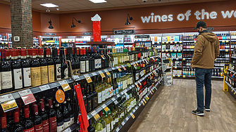 Редица канадски провинции спират продажбата на американски алкохол в отговор