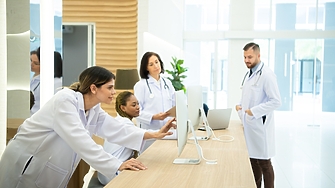 Американската корпорация Microsoft анонсира изкуствения интелект Dragon Copilot предназначен да