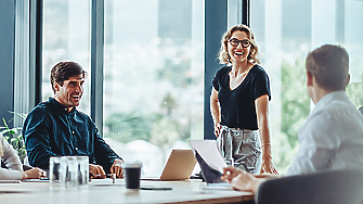 Жените в България получават средно 13 процента по ниски заплати от