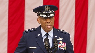 Президентът на САЩ Доналд Тръмп уволни най висшия американски военен и