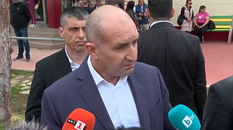 Най тревожното е че амнезията а и цинизмът все повече завладяват