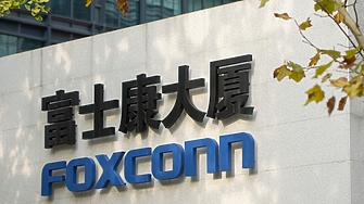 Тайванската Foxconn обяви че е пуснала първия си голям езиков