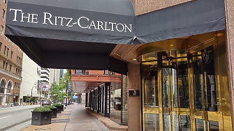 Преди 175 години в дълбоката швейцарска провинция се ражда Сезар Риц