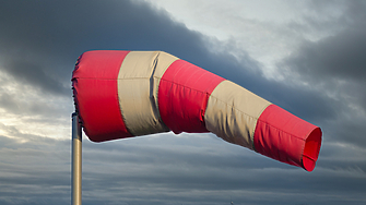 Оранжеви и жълти кодове за силен поривист вятър са обявени