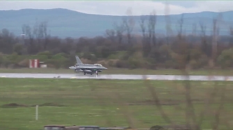 Първият изтребител F 16 за българската армия вече е у нас