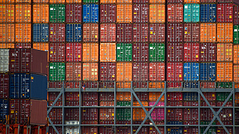 Докато президентът на САЩ Доналд Тръмп обявяваше мита за съюзници