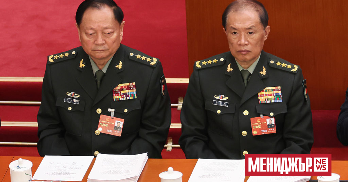 Китайският президент Си Дзинпин уволни втория по ранг генерал от