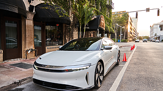 Производителят на електромобили Lucid Motors вижда светлина в края на