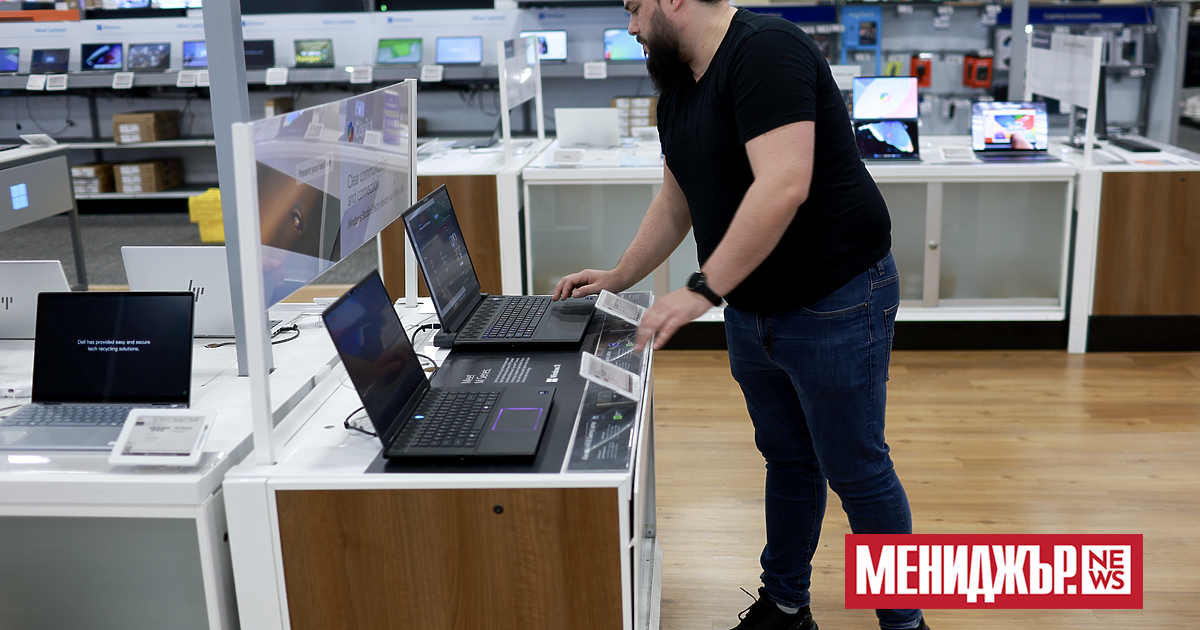 Администрацията на президента Доналд Тръмп освободи смартфони, компютри и друга