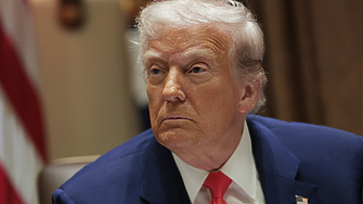 Президентът Доналд Тръмп каза че е преминал и преминал когнитивен