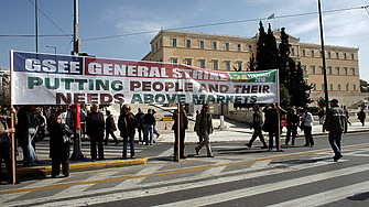 Журналистите в Гърция започнаха стачка във вторник с искане за