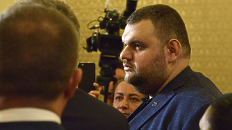 Лидерът на ДПС Ново начало Делян Пеевски в кулоарите на парламента