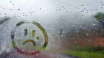 През следващото денонощие облачността над страната ще се задържи предимно