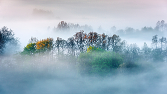Първият ден на април идва с облачно на места в