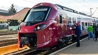 В Министерския съвет подписаха договора за закупуване на 35 електрически