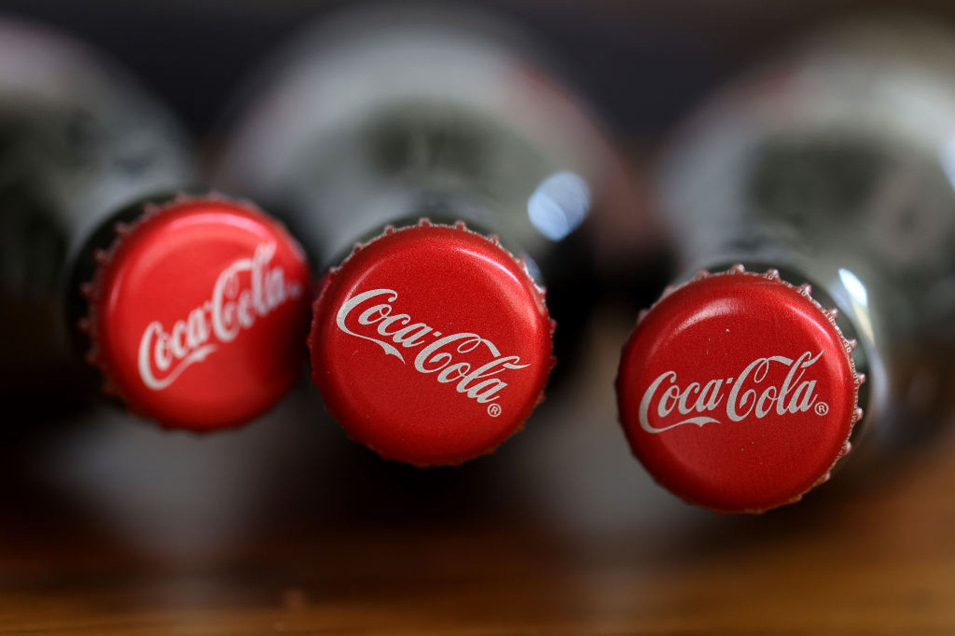 Резултатите на Coca-Cola надминаха очакванията заради по-високите цени и устойчивото търсене