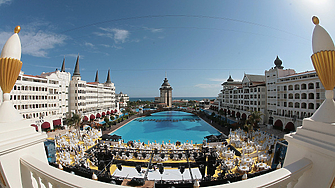 В турската провинция Анталия 1200 хотела са застрашени от затваряне