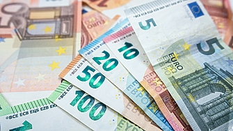 Еврото неочаквано поскъпна след обявяването на мащабните мита от президента