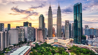 Развиващите се пазари залагат на победител след търговската война. Изборът им не е нито Китай, нито САЩ.