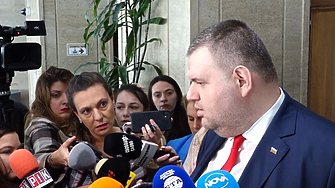 Без субсидия и офиси за партии, чиито лидери са с обвинения по НК, предлага Пеевски