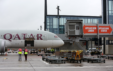 Qatar Airways поръча 160 самолета Boeing по време на посещението на Тръмп