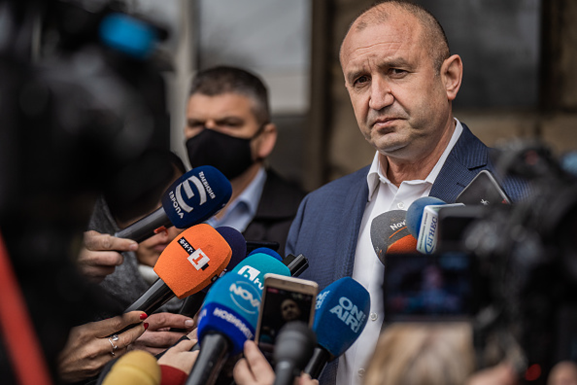 Радев: По-важно от напрежението в Европа, е напрежението в България