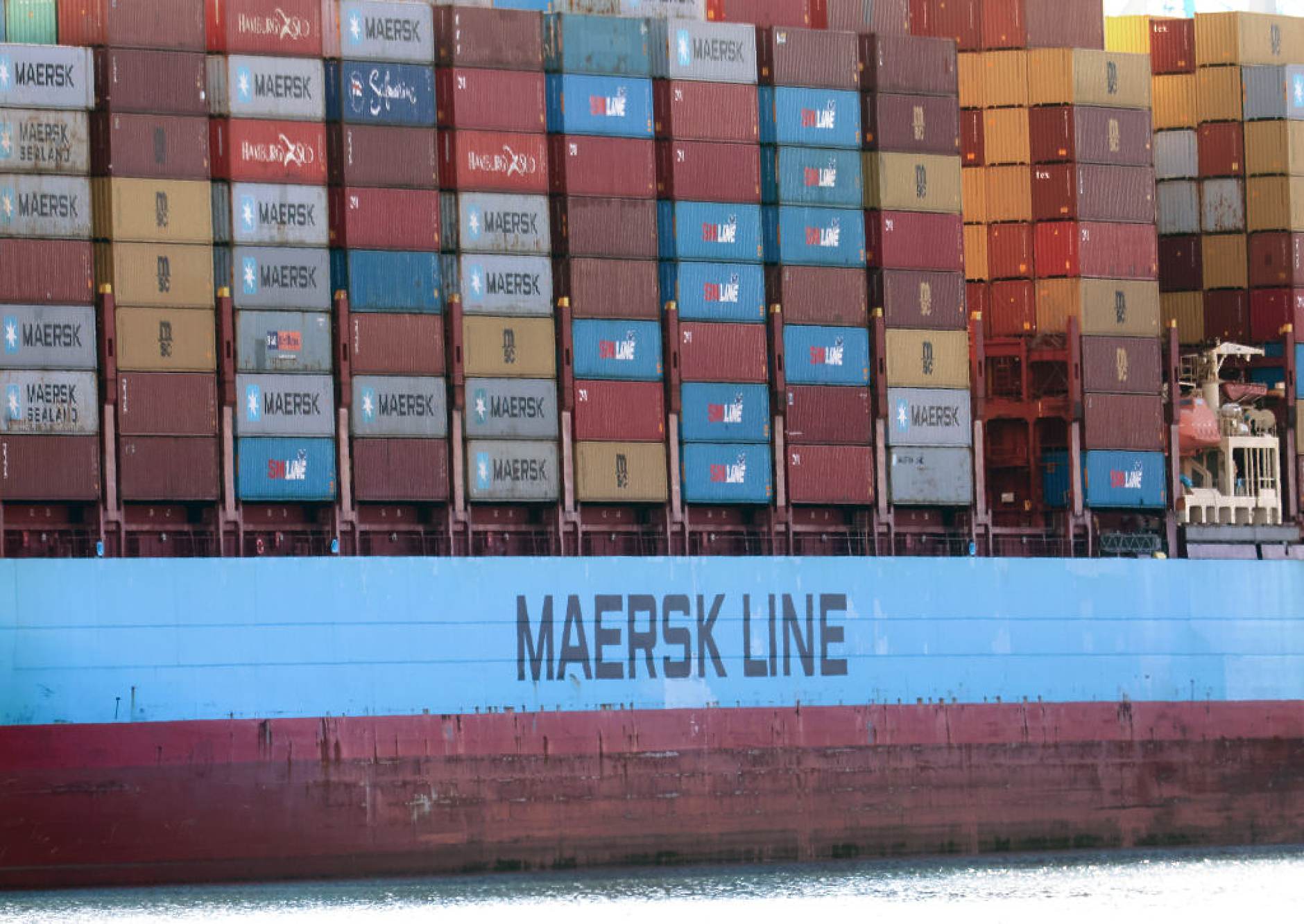 Maersk: Глобалните обеми на контейнерите могат да намалеят заради търговските войни
