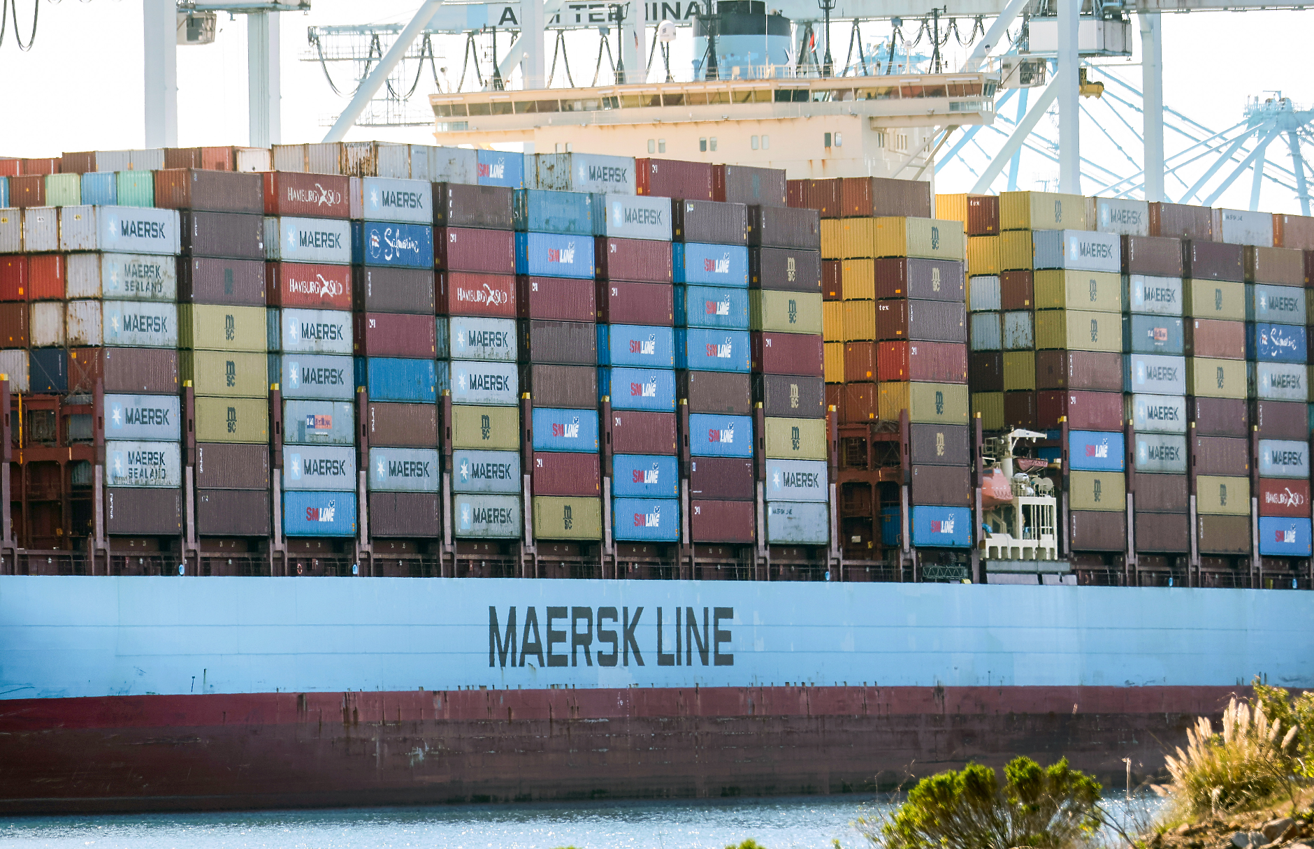 Maersk понижава прогнозите си за световния пазар на контейнери заради митата