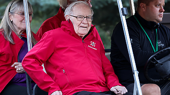 Един от най богатите хора в света 94 годишният Уорън Бъфет е