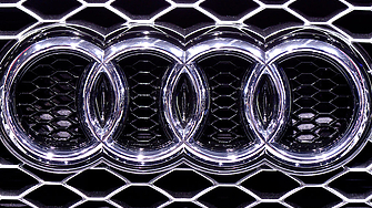 Премиум марката Audi на Volkswagen в понеделник запази прогнозата си
