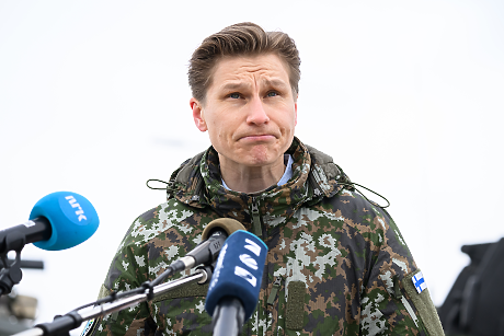 Финландия ще използва приходите от замразени руски активи за доставка на боеприпаси на Украйна