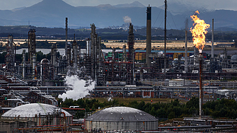 Японските петролни компании намаляват инициативите си за декарбонизация включително проекти