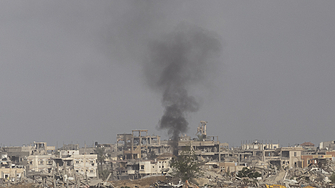 Израел обяви че ще допусне ограничено количество хуманитарна помощ в