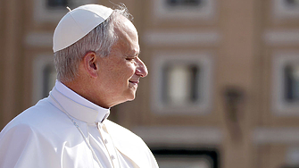 Папа Лъв XIV пое официално поста си с послание за