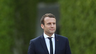 Обиколката на Макрон в трите азиатски страни ще продължи шест