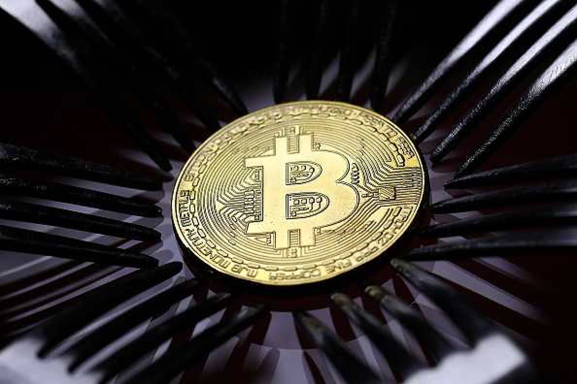 Пакистан отделя 2000 мегавата електроенергия за добив на биткойни и центрове за данни