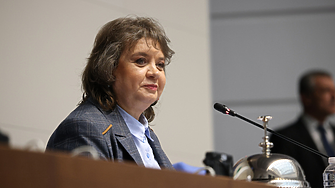 Киселова връща на президента Румен Радев искането за референдум за еврото