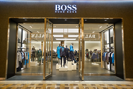 Hugo Boss отчита по-добри от очакваните тримесечни резултати, запазва прогнозата си за цялата година